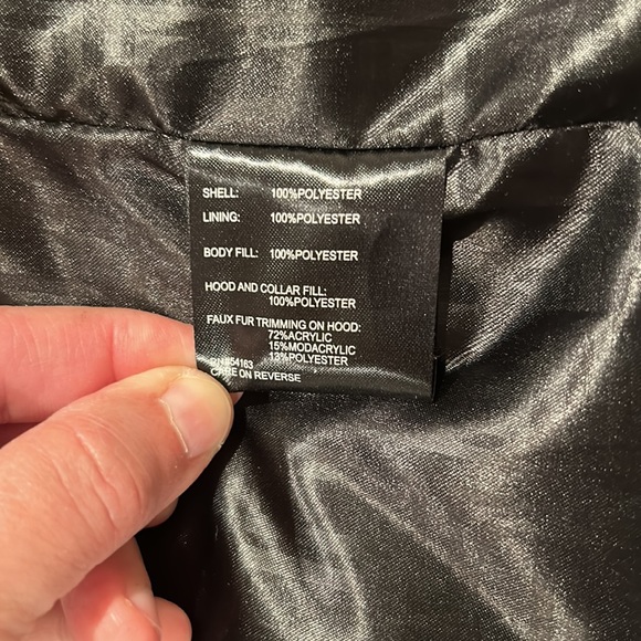 Ski Vests by Ivanka Trump - Picture 13 of 14